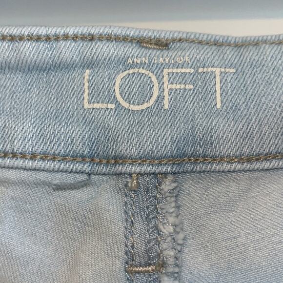 LOFT Raw Hem Curvy Skinny Ankle Jeans - Picture 8 of 10